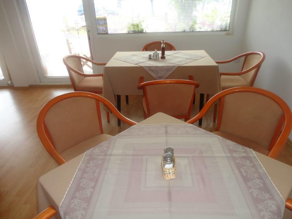 Apartmani Bakule Peštani الغرفة الصورة
